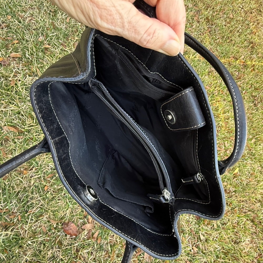Fossil Black Leather Shoulder Bag with Key Charm - Picture 7 of 11
